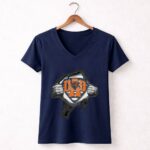 Superdad Chicago Bears Logo Inside Superhero Emblem 5 Womens V Neck.jpg