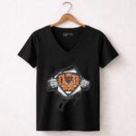 Superdad Chicago Bears Logo Inside Superhero Emblem 7 Womens V Neck.jpg